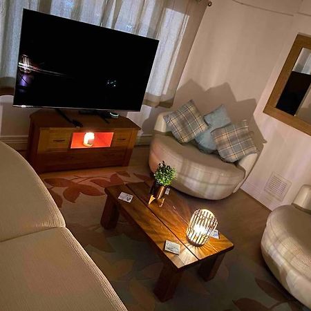 Spacious 2 Bed Apartment, Close To Village Shops Cardiff Exterior foto