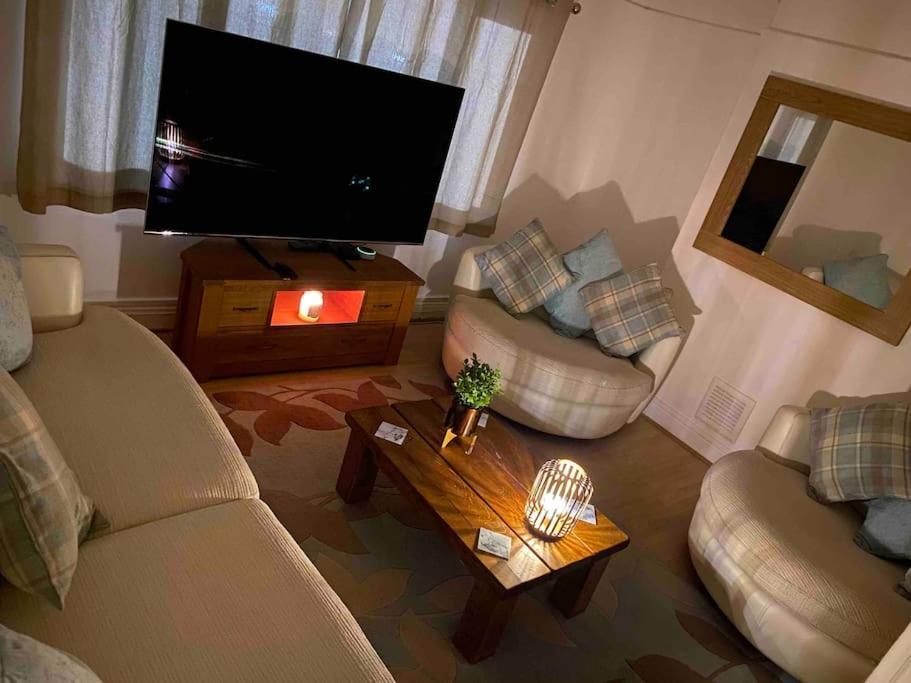 Spacious 2 Bed Apartment, Close To Village Shops Cardiff Exterior foto